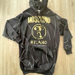 hooded sweater dress or oversized hooded sweatshirt. UNISEX